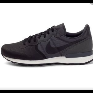 Nike Mens Internationalist Running Shoe